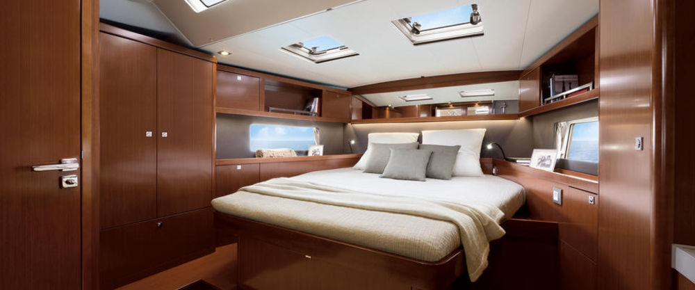 Beneteau 55 Master suite